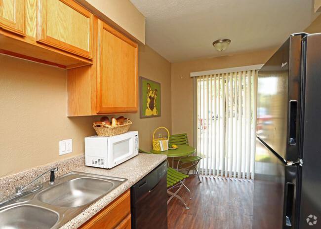 Apartment for rent at 1617 Enid St Houston #79, Houston, TX 77009