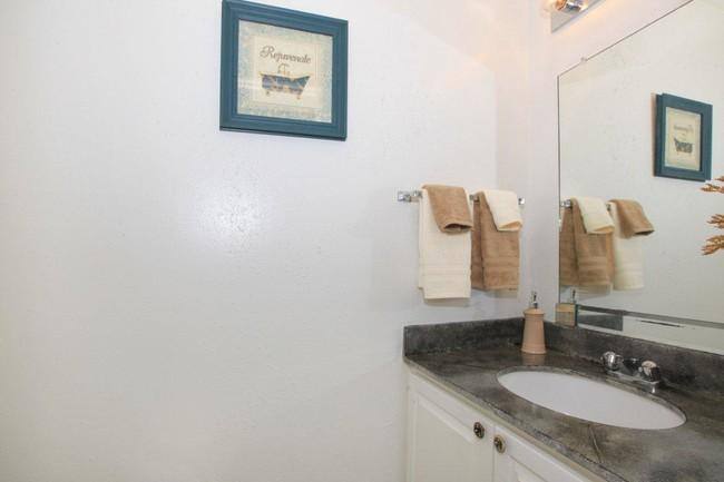 Townhouse for rent at 520 W 8th St #79, Dallas, TX 75208