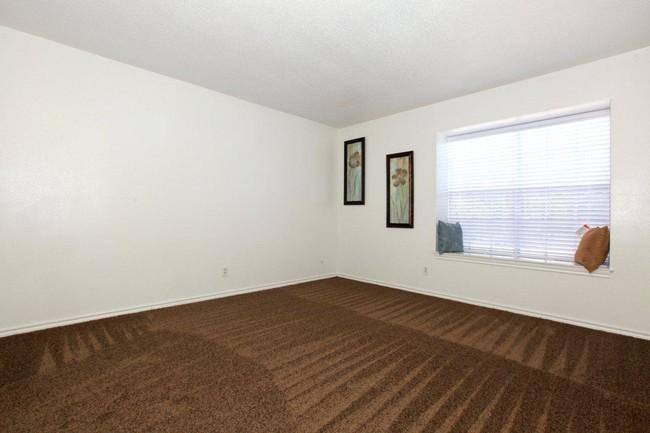 Townhouse for rent at 520 W 8th St #79, Dallas, TX 75208