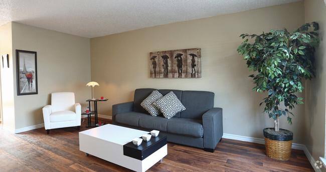 Townhouse for rent at 520 W 8th St #79, Dallas, TX 75208