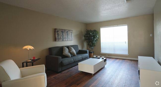 Townhouse for rent at 520 W 8th St #79, Dallas, TX 75208