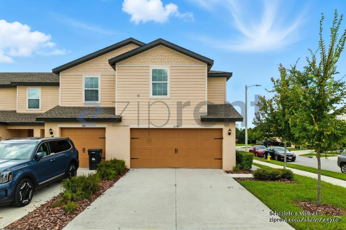 Townhouse for rent at 5309 New Friendship Place, Tampa, FL 33619