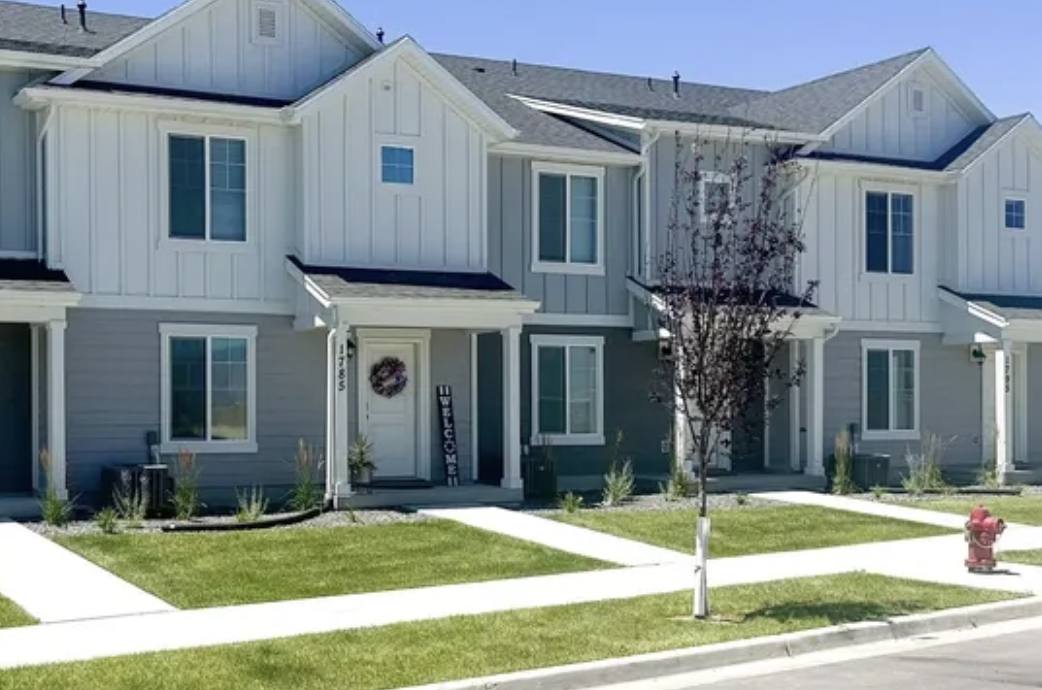 Townhouse for rent at 1221 E 1775 N, Payson, UT 84651