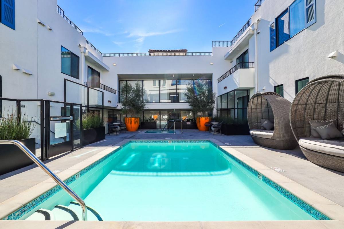 Apartment for rent at 17454 Chatsworth St, Granada Hills, CA 91344