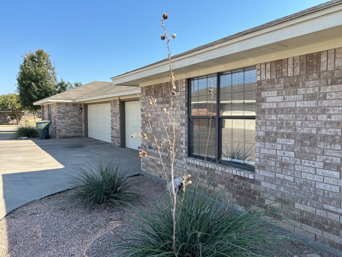 Townhouse for rent at 902 McDaniel Circle, Killeen, TX 76543