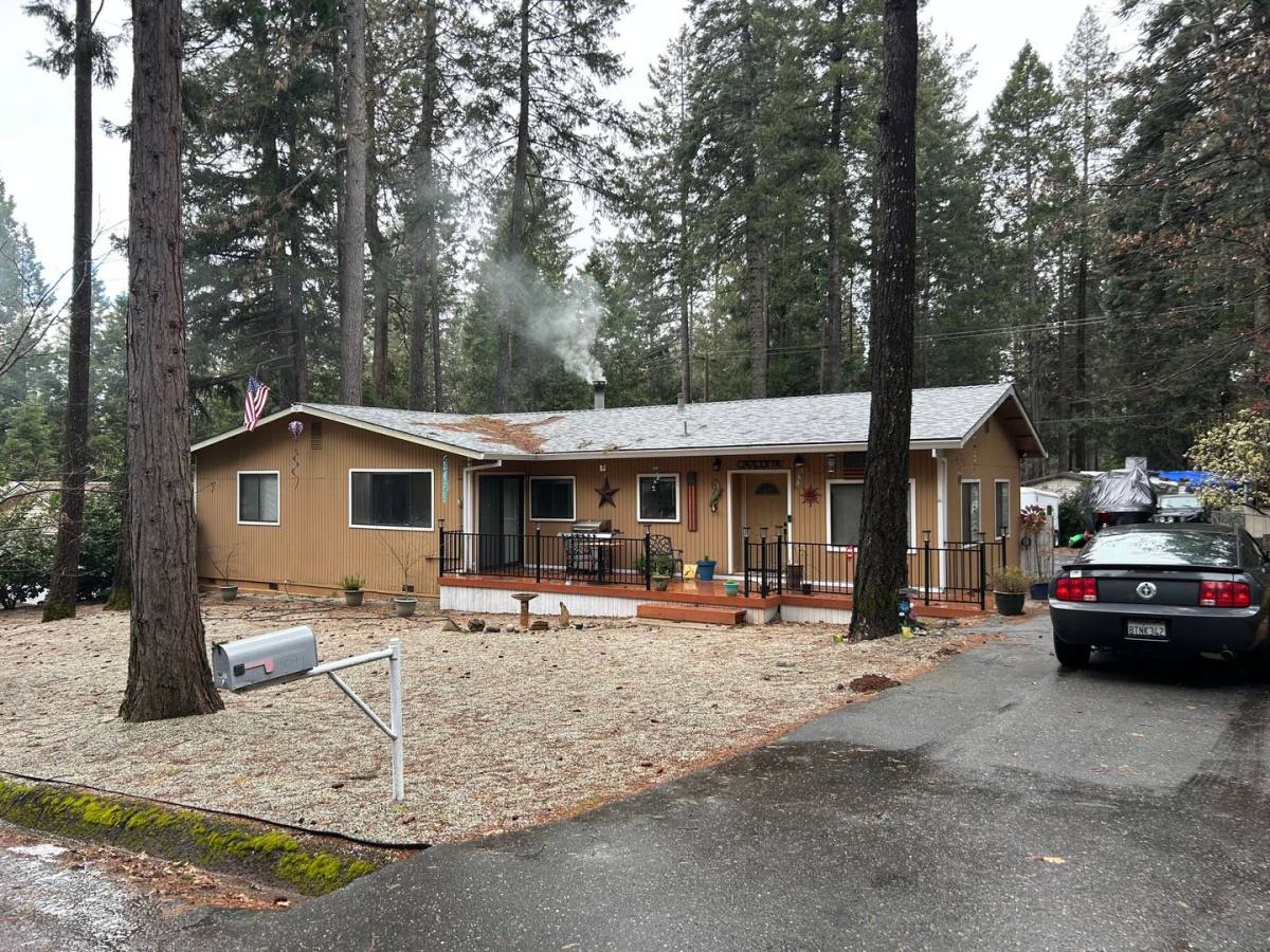 House for rent at 15049 Pinehurst Way, Magalia, CA 95954