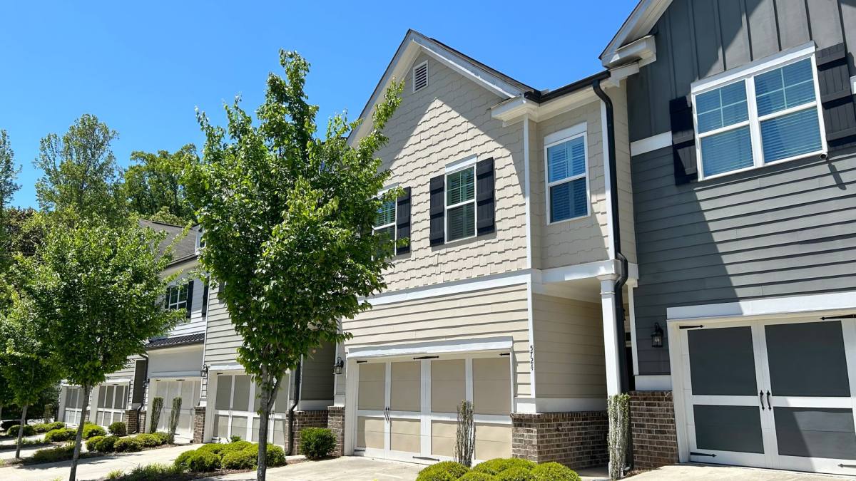 Townhouse for rent at 5724 Taylor Way, Atlanta, GA 30342