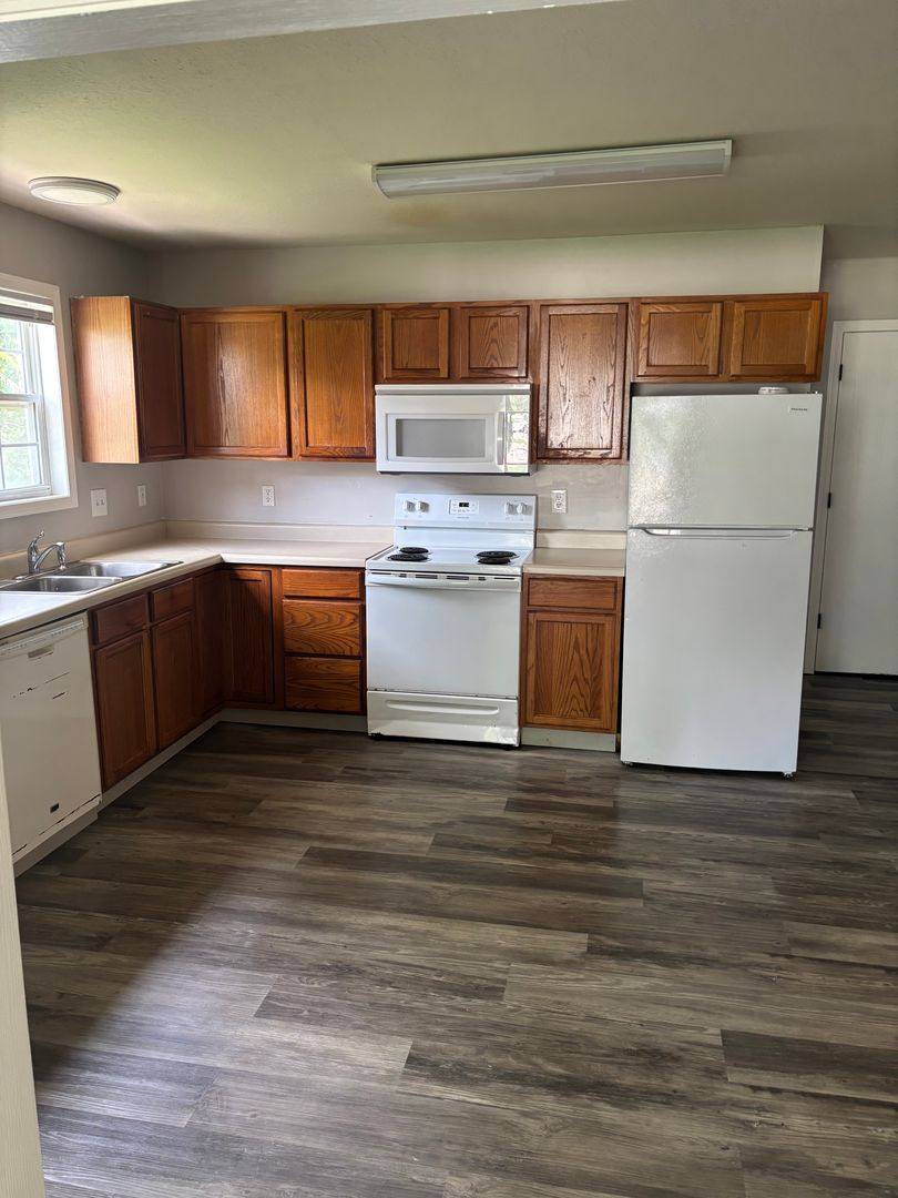 Apartment for rent at 2650 Oakbrook Dr, Columbia, MO 65202
