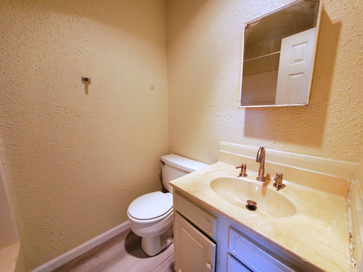 Apartment for rent at 4370 Ave A, Beaumont, TX 77705