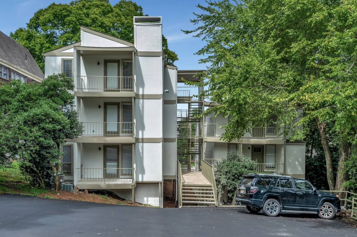 Apartment for rent at 1508 33rd St S, Birmingham, AL 35205