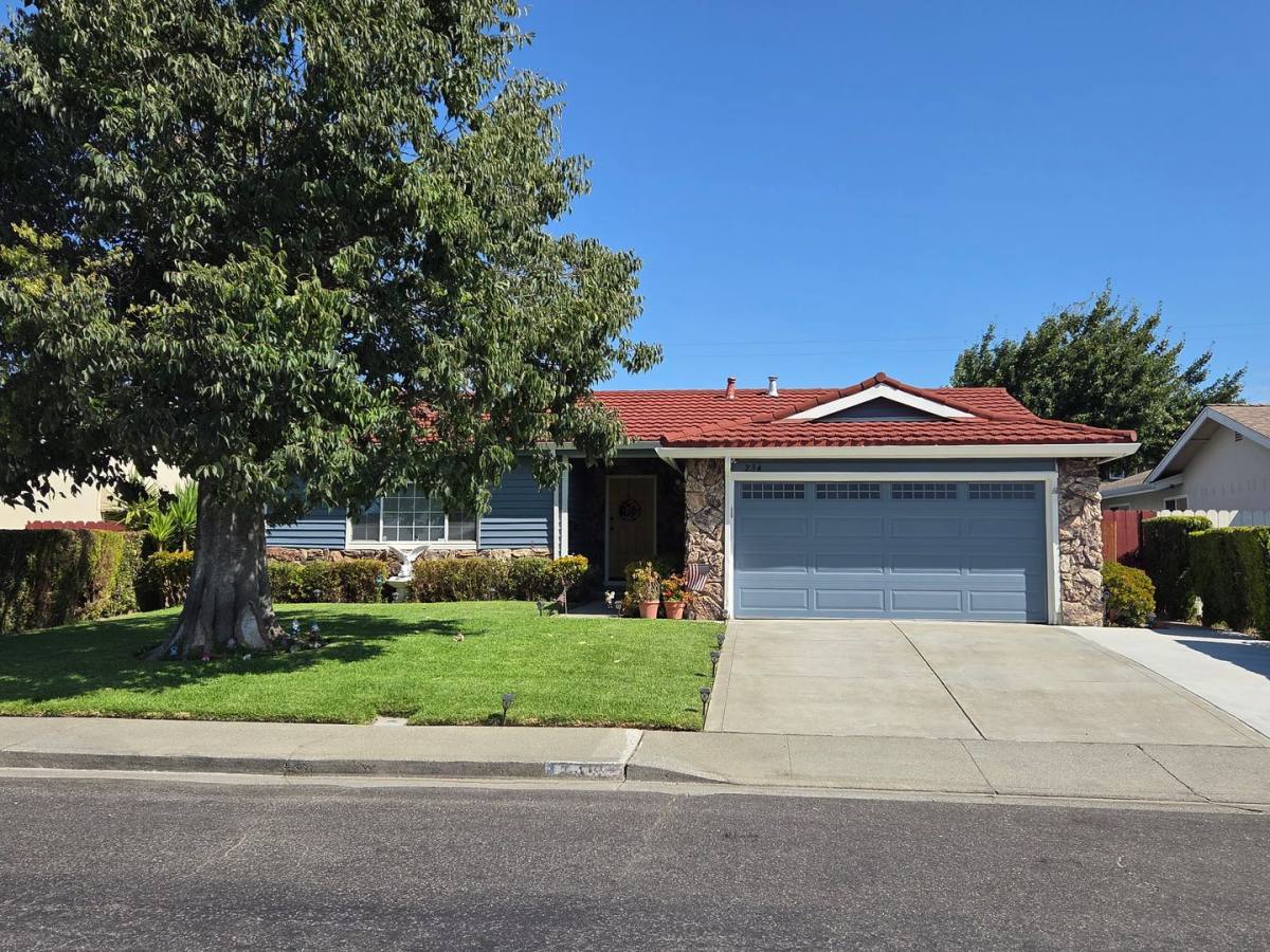 Apartment for rent at 234 Camellia St, Fairfield, CA 94533