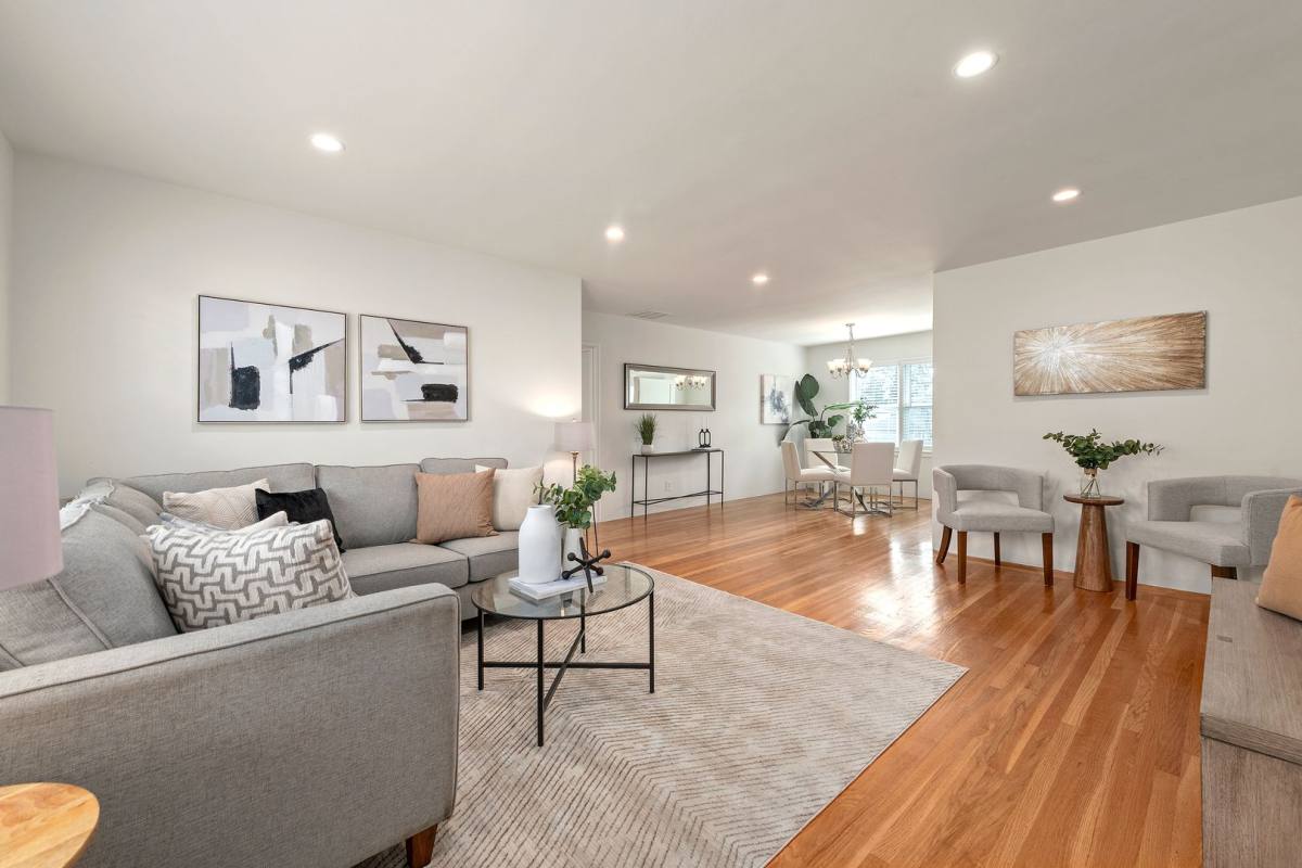 Apartment for rent at 934 Oak Lane, Menlo Park, CA 94025