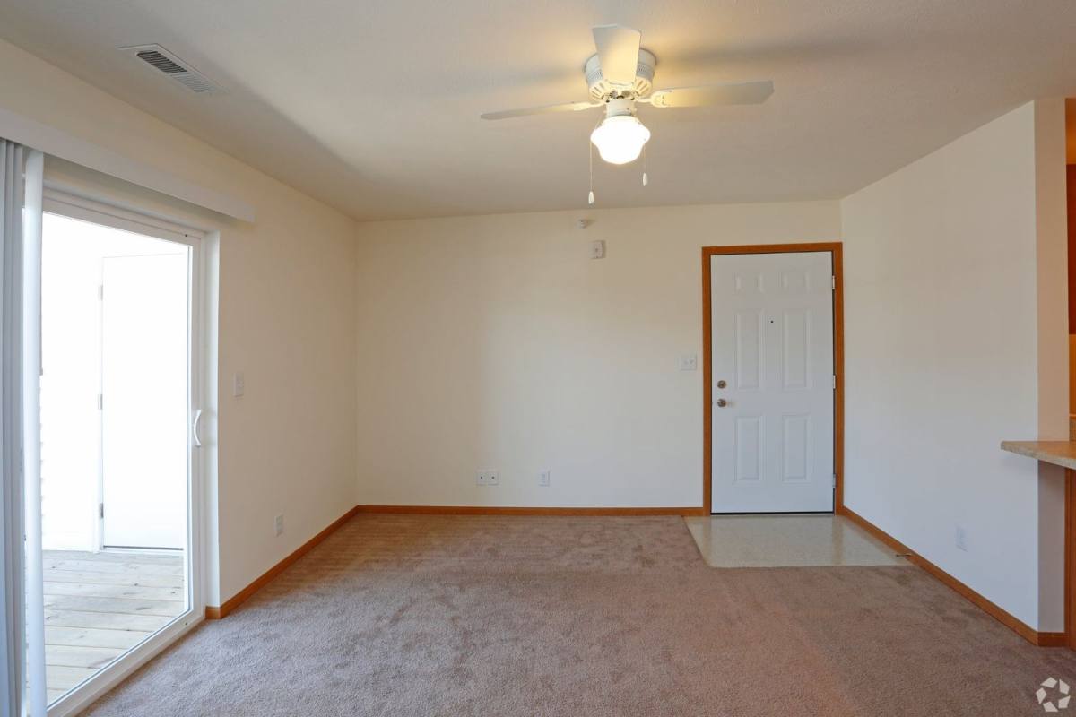 710 Veterans Memorial Parkway W, Lafayette, IN 47909 - Apartment For Rent - Image 2
