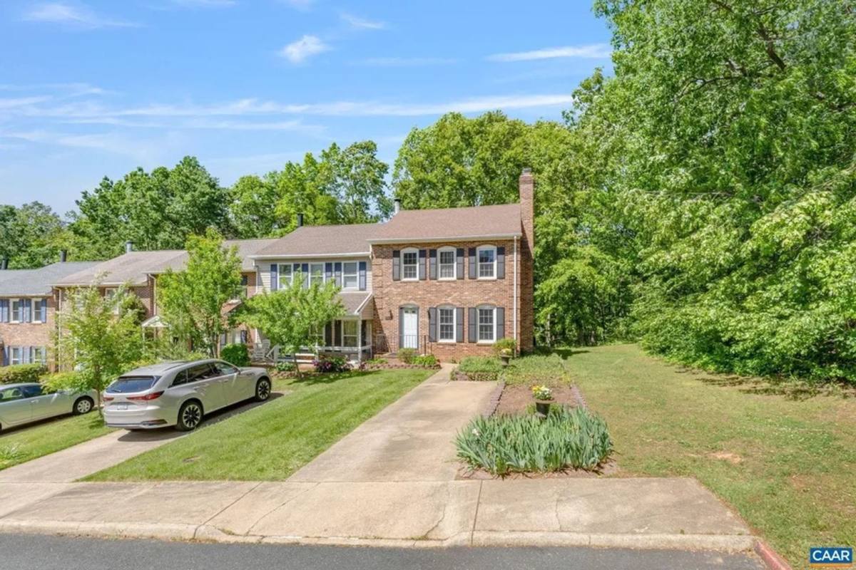 Townhouse for rent at 440 Wynridge Dr, Charlottesville, VA 22901