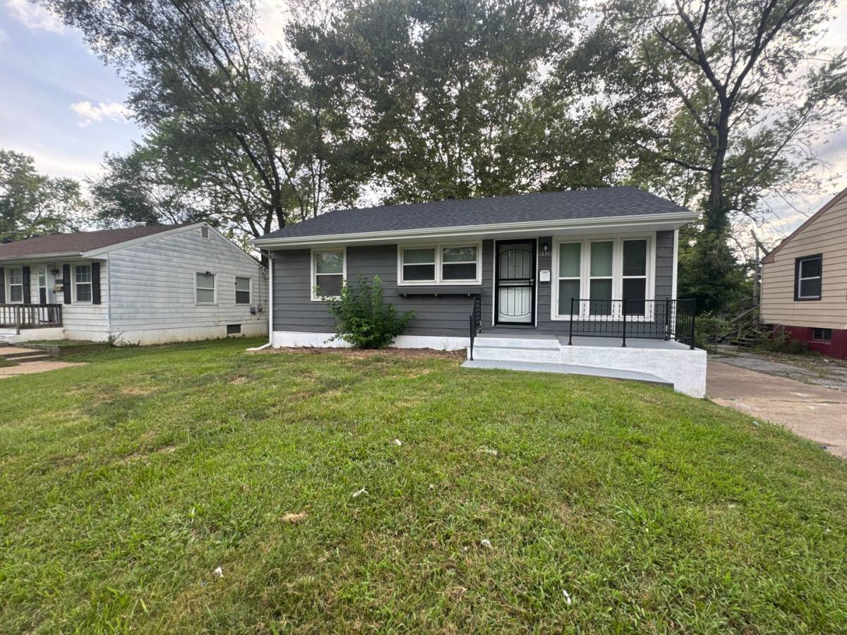 House for rent at 10435 Balmoral Dr, Saint Louis, MO 63137