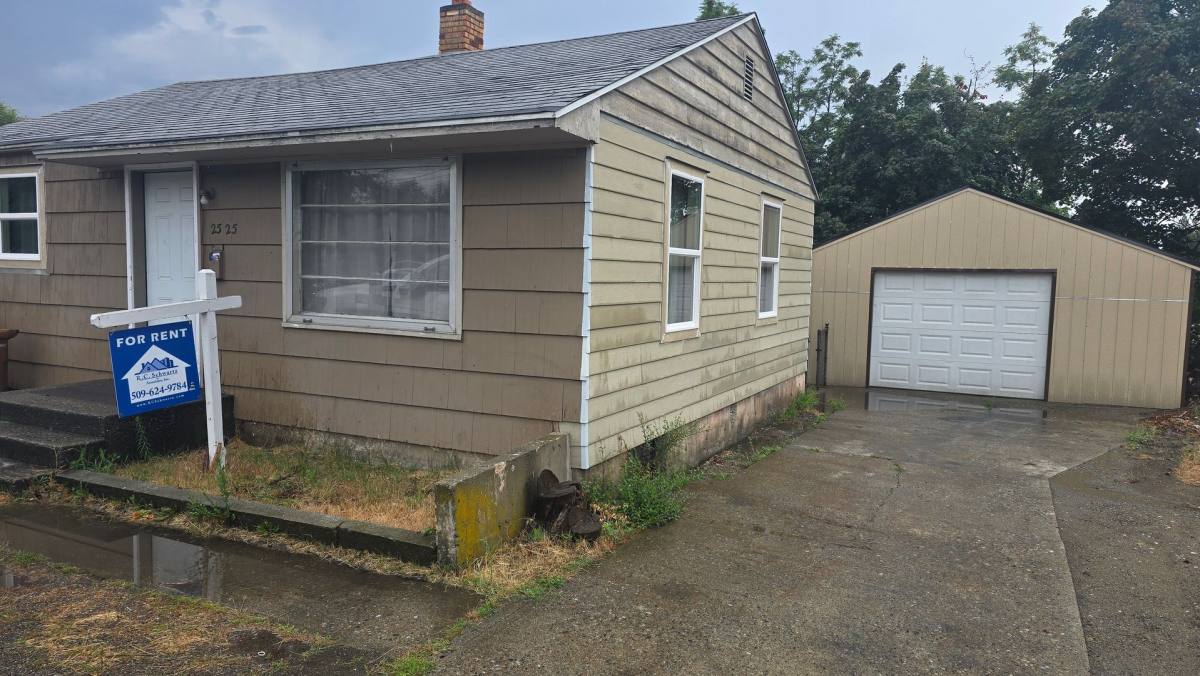 House for rent at 2525 W Francis, Spokane, WA 99205