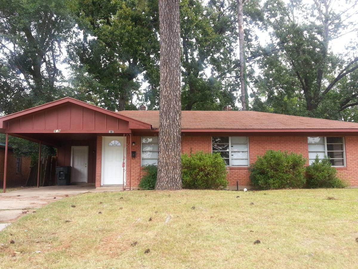 House for rent at 919 Pine Tree Dr, Shreveport, LA 71106