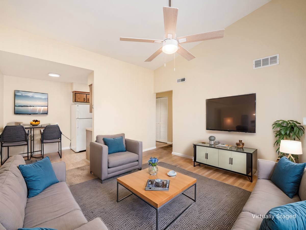Apartment for rent at 4632 Hilton Ave, Columbus, OH 43228