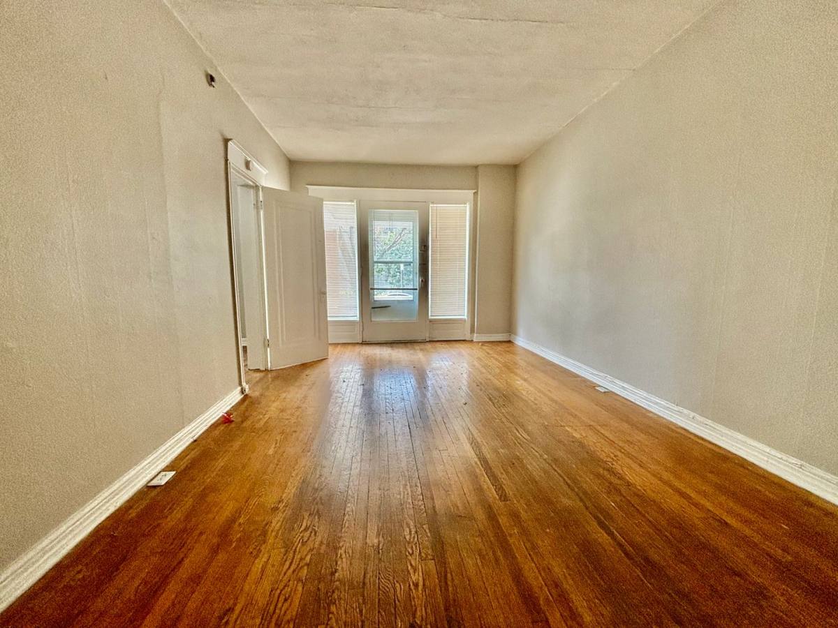 Apartment for rent at 112 E 43rd St, Kansas City, MO 64111