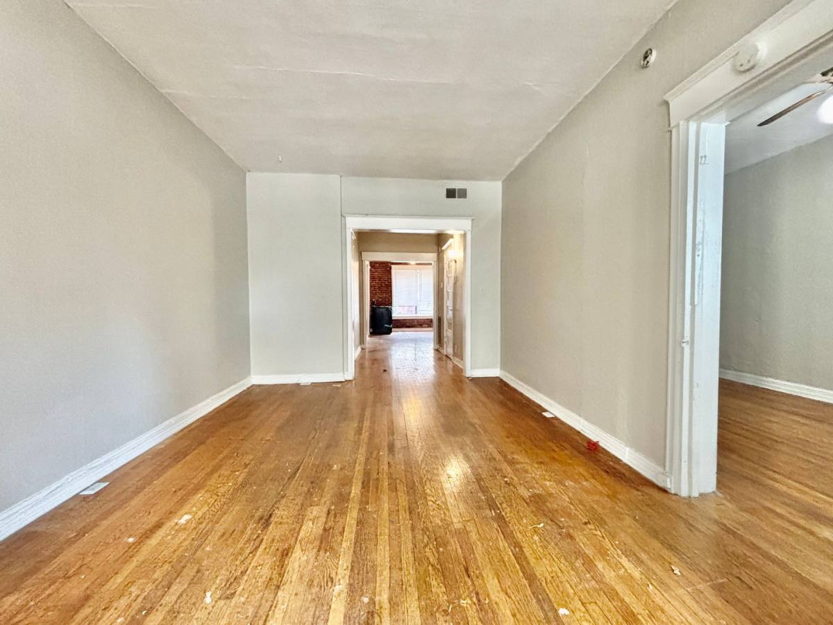 Apartment for rent at 112 E 43rd St, Kansas City, MO 64111