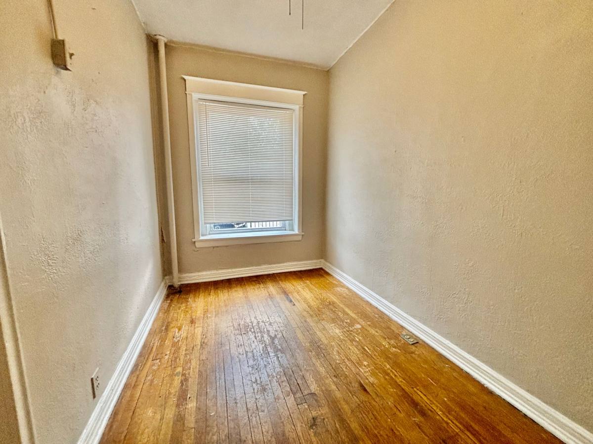 Apartment for rent at 112 E 43rd St, Kansas City, MO 64111
