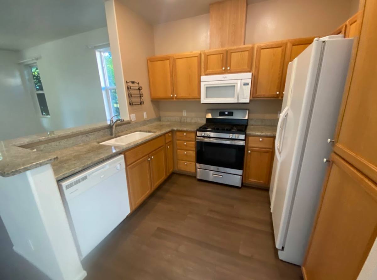 House for rent at 5274 Wales Dr, Eugene, OR 97402