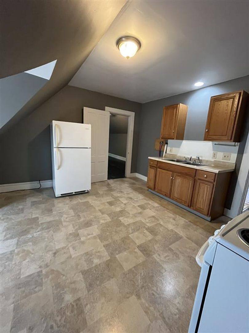 Apartment for rent at 16 W St, Waterville, ME 04901