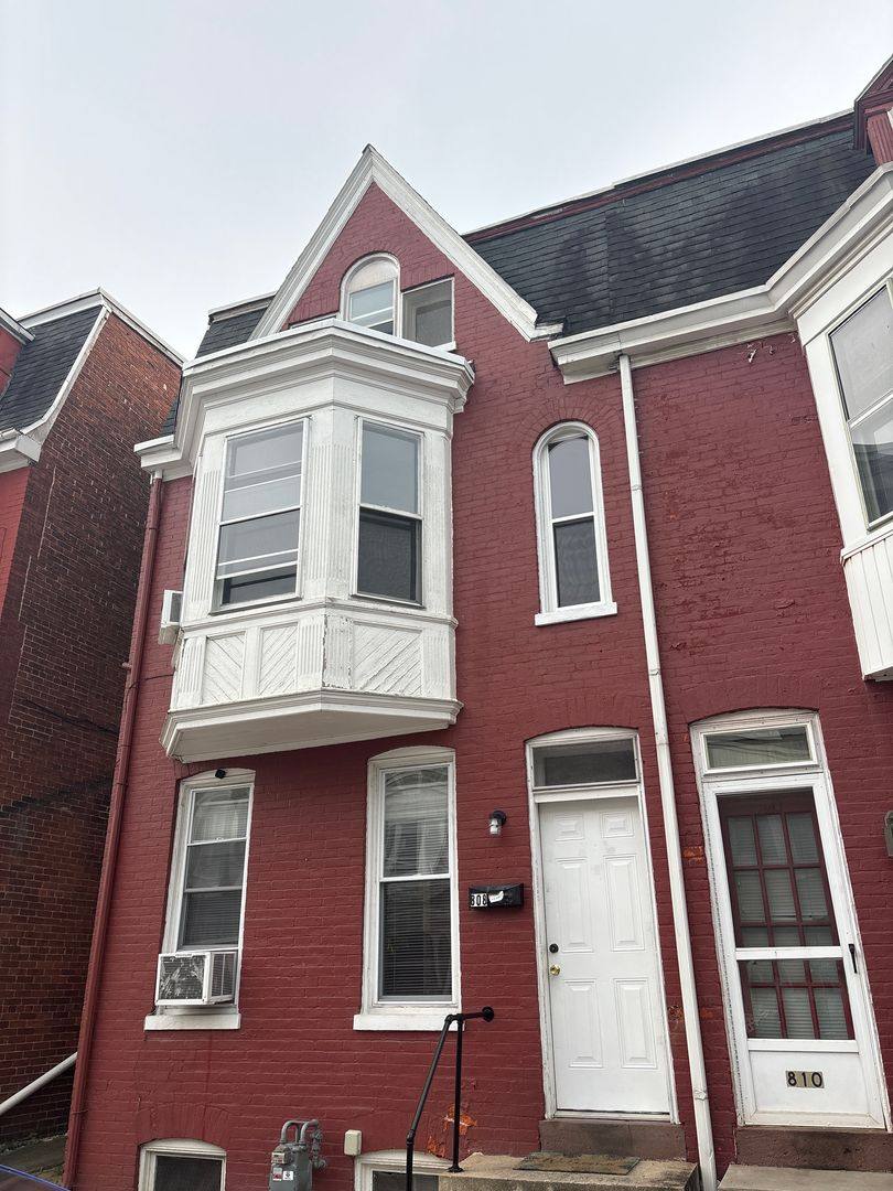 House for rent at 808 W Poplar St, York, PA 17401