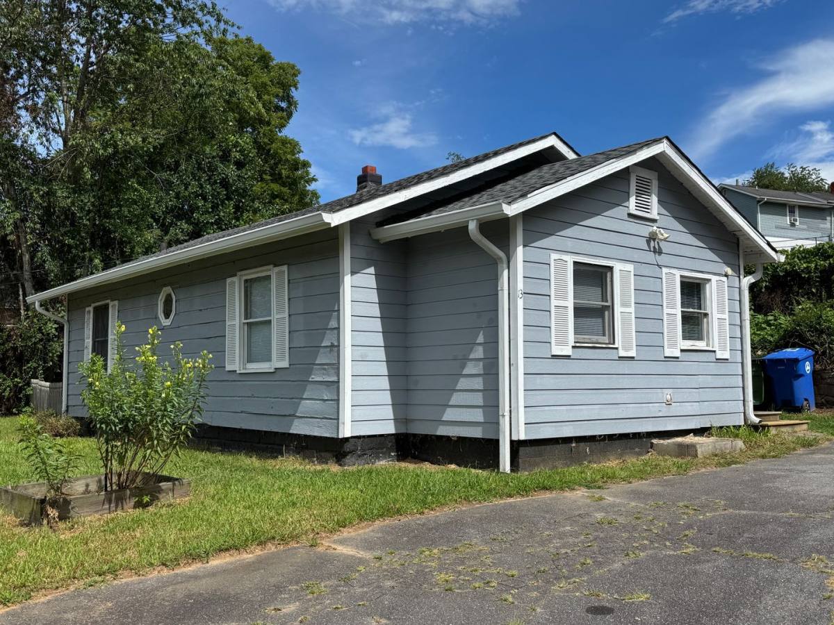 House for rent at 13 Cross Place, Asheville, NC 28801