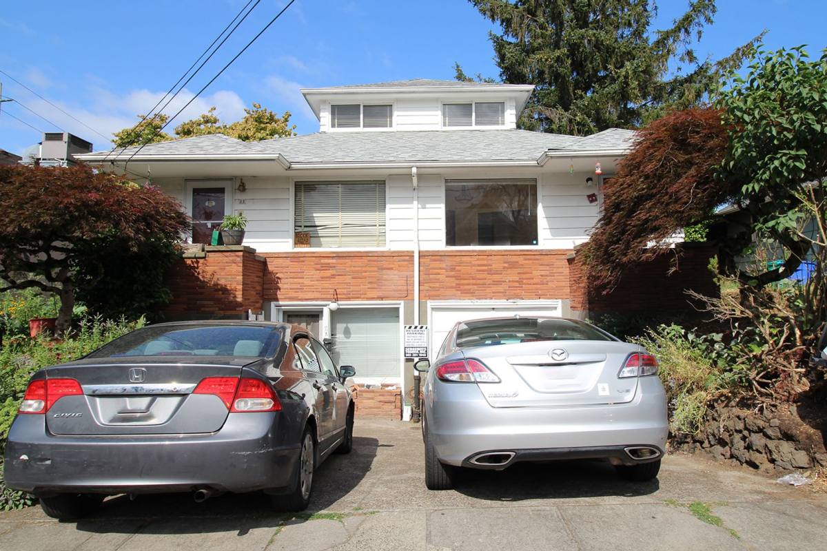 Apartment for rent at 11-17 NE 56th, Portland, OR 97213