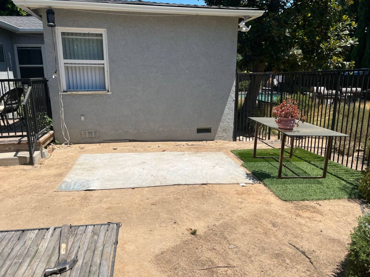 Apartment for rent at 5051 Whitsett Ave, Valley Village, CA 91607