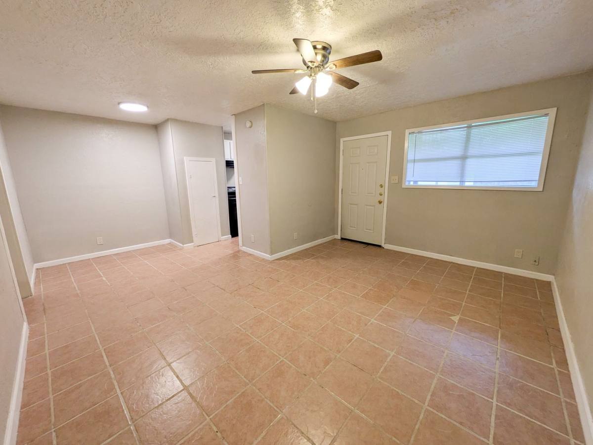 Apartment for rent at 650 W Florida Ave, Beaumont, TX 77705