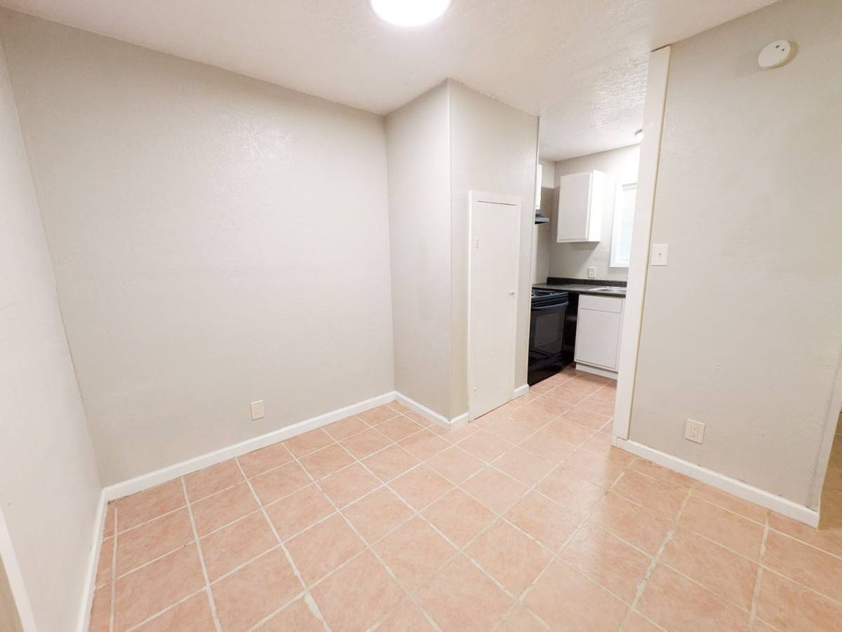 Apartment for rent at 650 W Florida Ave, Beaumont, TX 77705