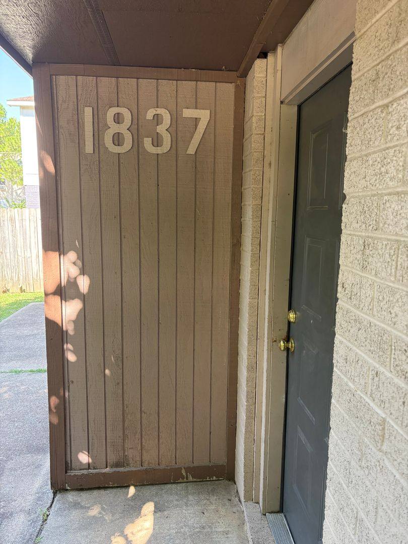 Apartment for rent at 1801-1843 Deane, Fayetteville, AR 72701
