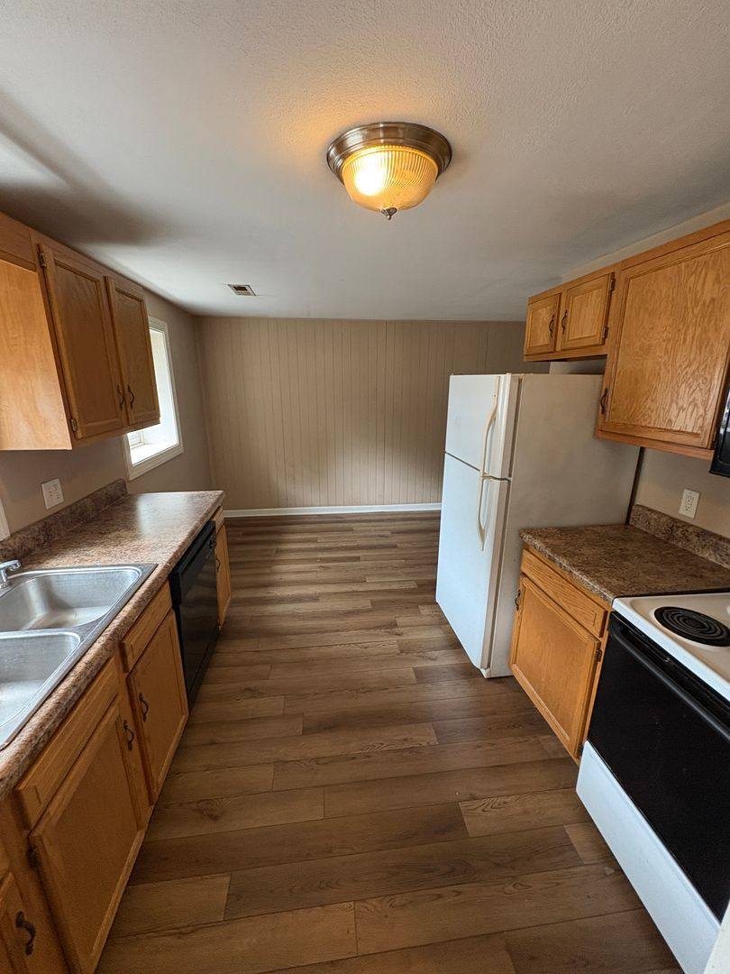 Apartment for rent at 710 Cabell Dr, Bowling Green, KY 42102