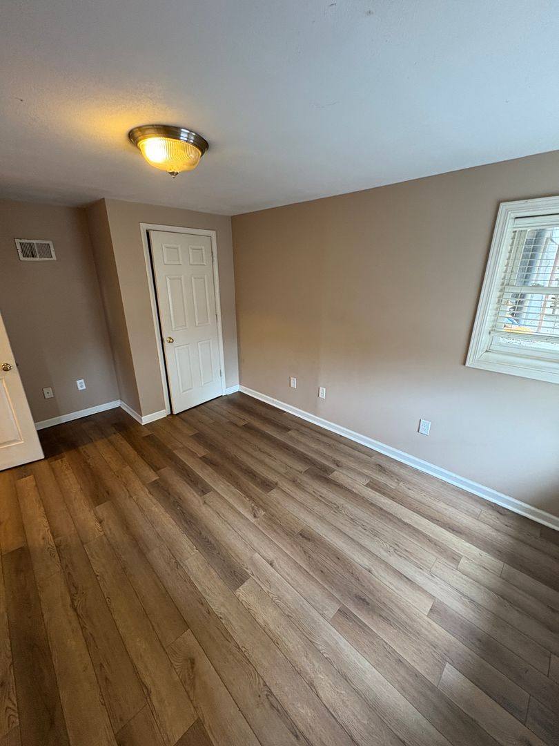 Apartment for rent at 710 Cabell Dr, Bowling Green, KY 42102