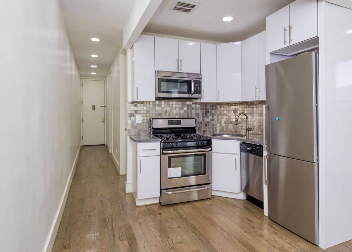 Apartment for rent at 2427 Hoffman St, Bronx, NY 10458