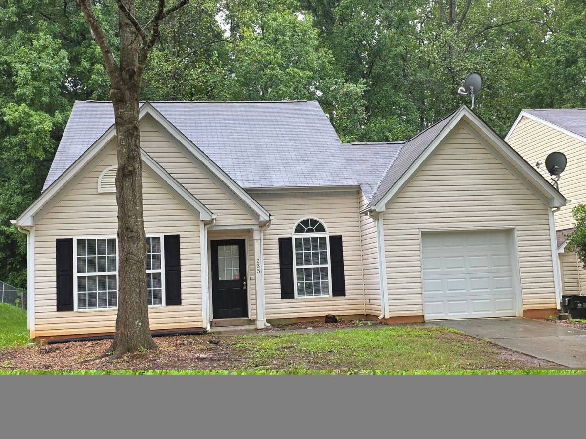 House for rent at 235 Winding Canyon Dr, Charlotte, NC 28214