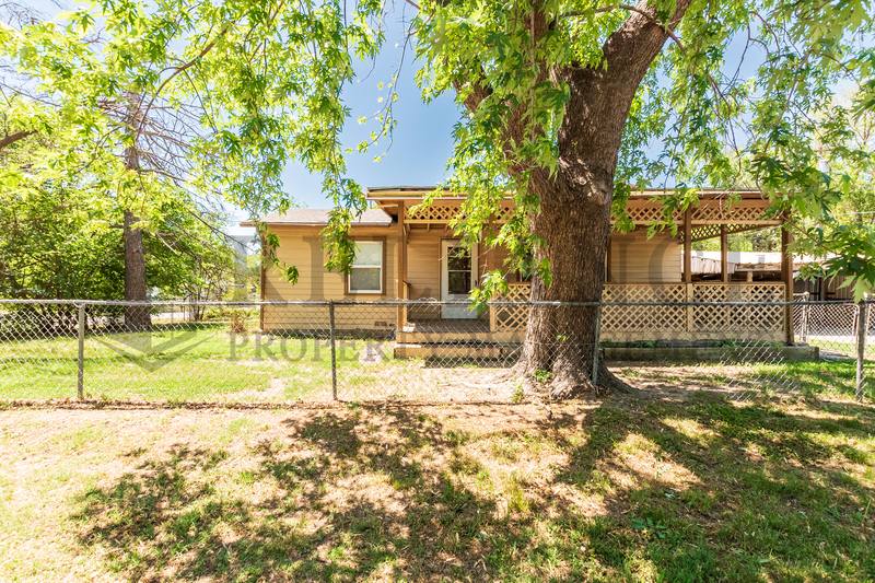 House for rent at 1817 Catherine St, Wichita, KS 67213