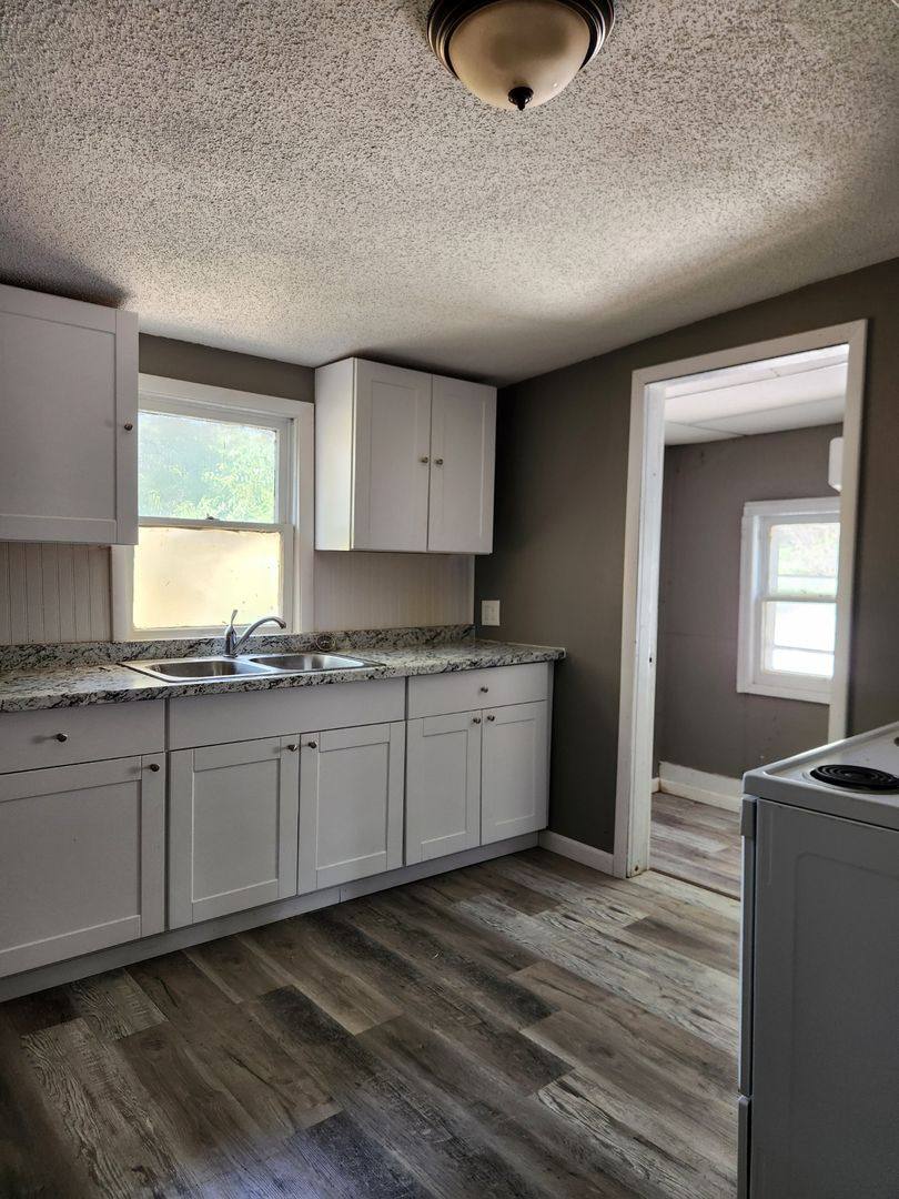 House for rent at 211 E Walnut, Columbus, KS 66725