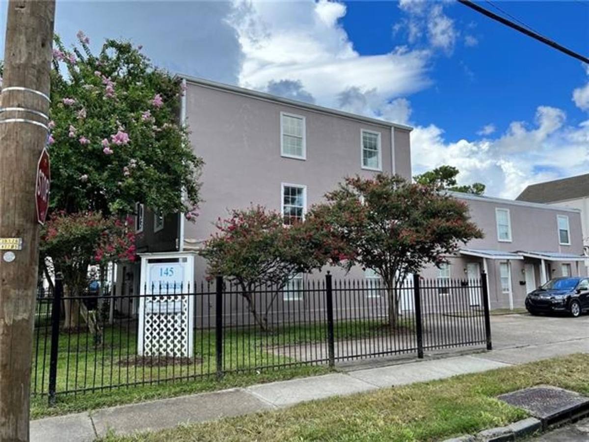 Apartment for rent at 145 N Telemachus St, New Orleans, LA 70119