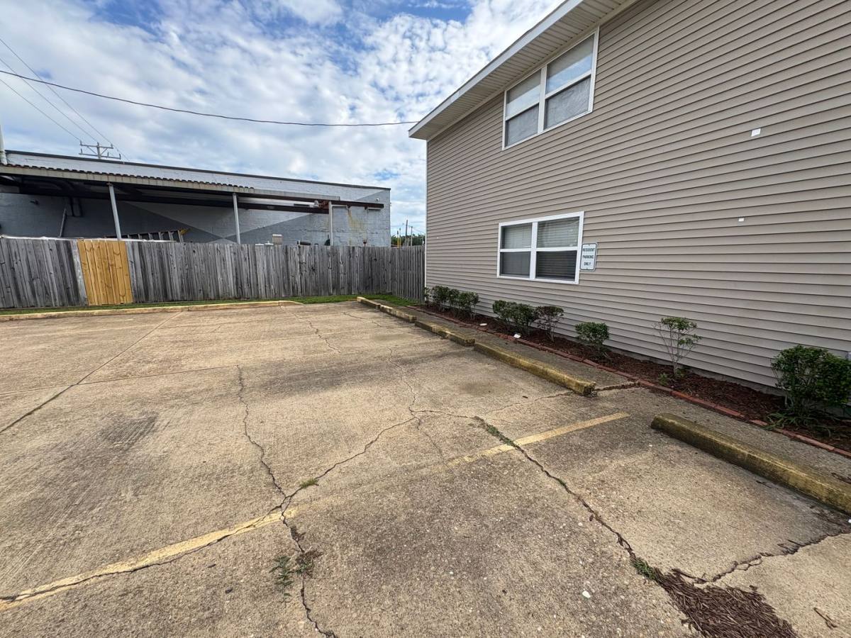 Apartment for rent at 4306 Killam Ave, Norfolk, VA 23508