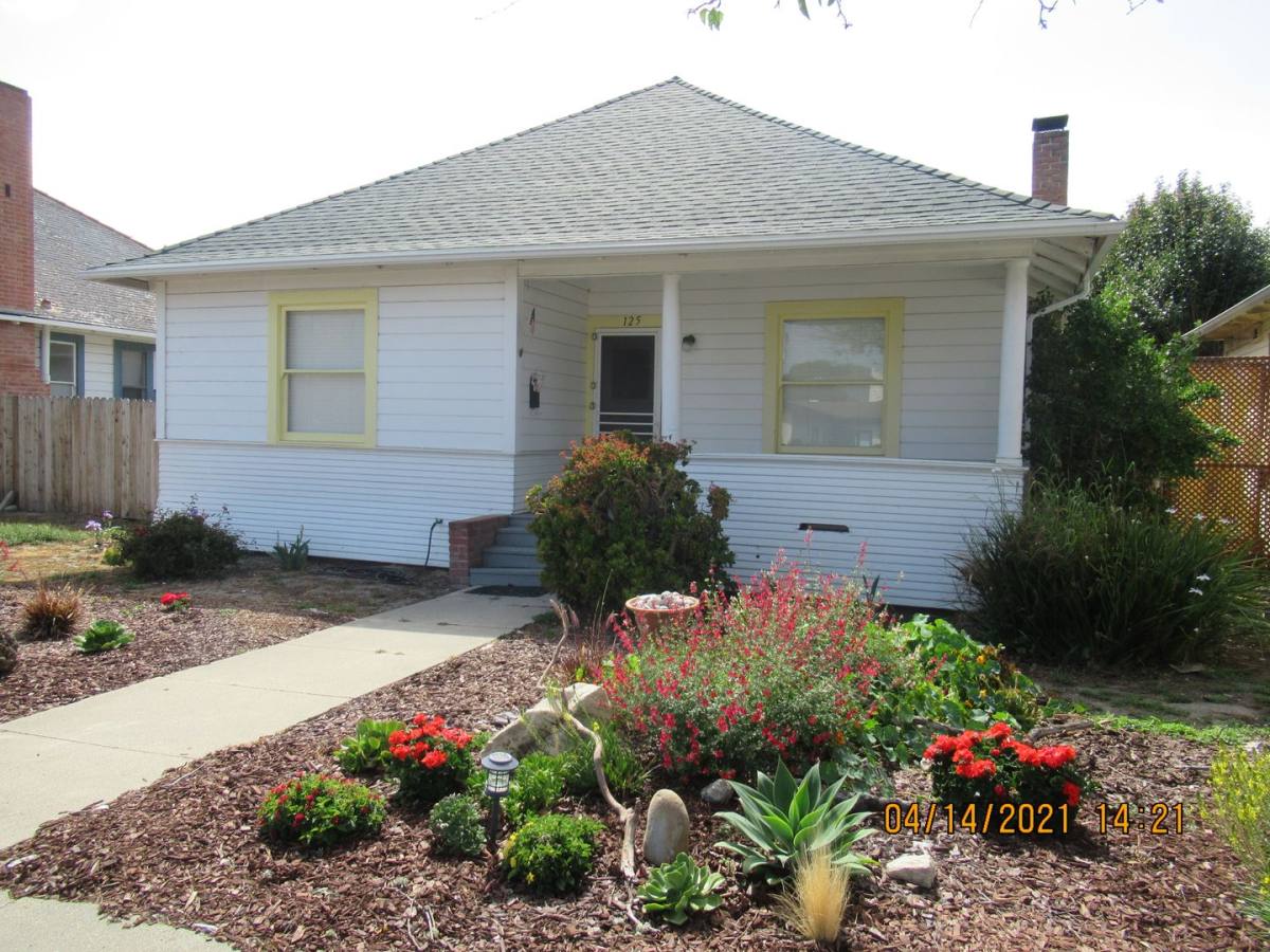 House for rent at 125 S G St, Lompoc, CA 93436