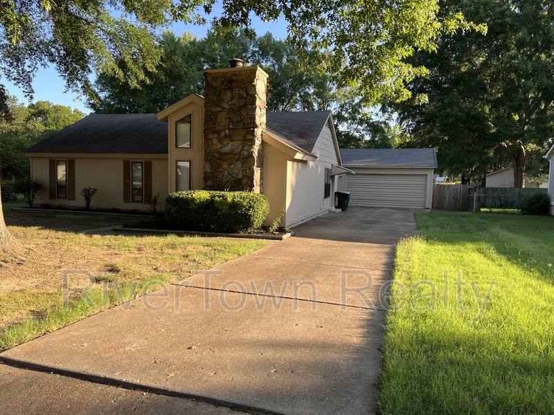 House for rent at 350 Bouldincrest Ave, Collierville, TN 38017