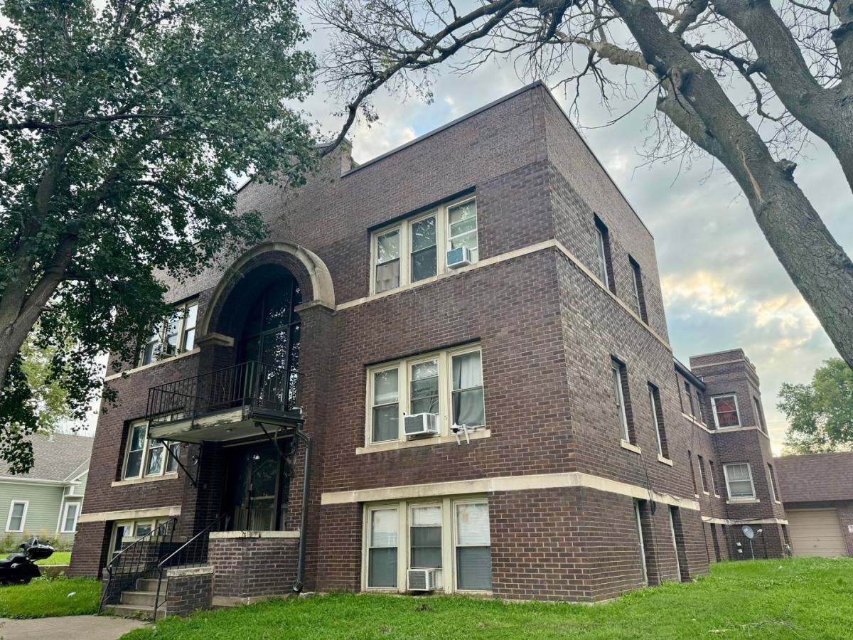 Apartment for rent at 918 S Paxton, Sioux City, IA 51106
