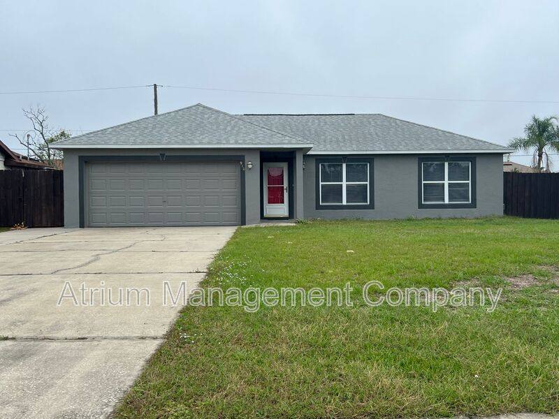 House for rent at 910 Wilmington Dr, Deltona, FL 32725