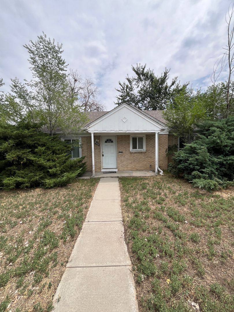 House for rent at 1990 Roslyn St, Denver, CO 80220