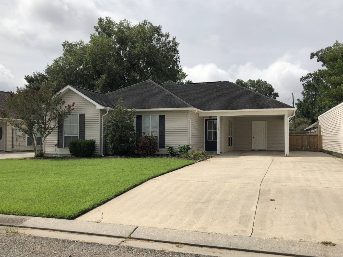 House for rent at 37489 E Parkwood Ave, Prairieville, LA 70769