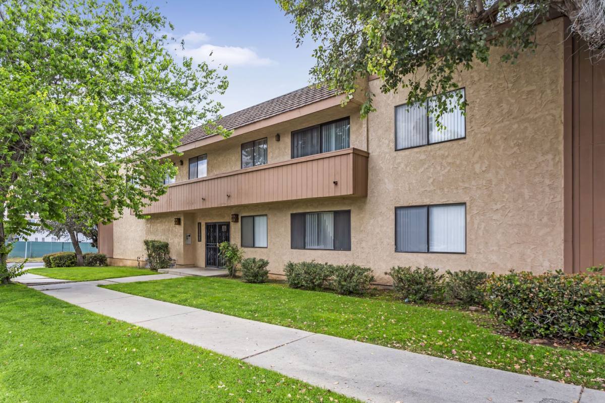 Apartment for rent at 17204 Chatsworth St, Granada Hills, CA 91344