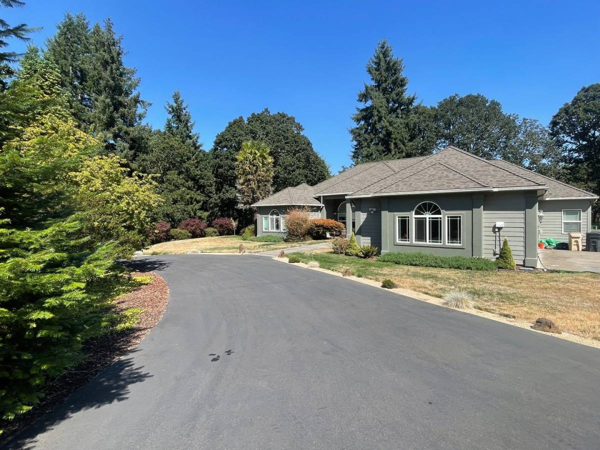 House for rent at 37410 Agate Dr, Lebanon, OR 97355